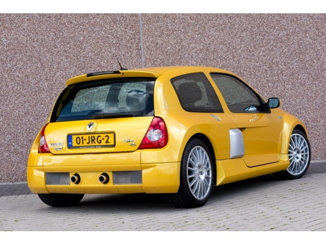 RENAULT CLIO 3.0I V6 255HP