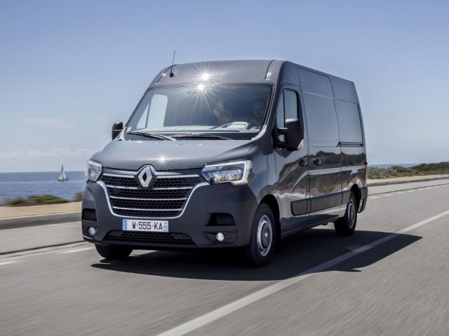 RENAULT MASTER 2.3 BLUEDCI BI-TURBO 180HP