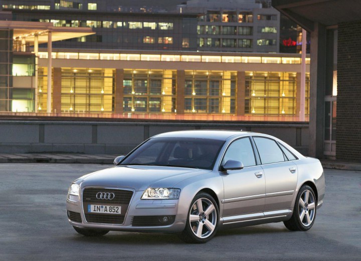 AUDI A8 3.2 FSI 260HP