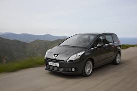 PEUGEOT 5008 1.6 THP 156HP