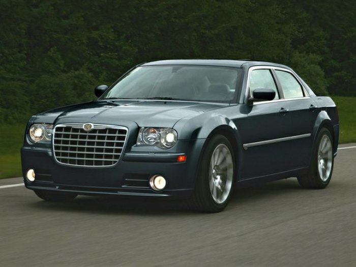 CHRYSLER 300C 5.7 HEMI V8 340HP