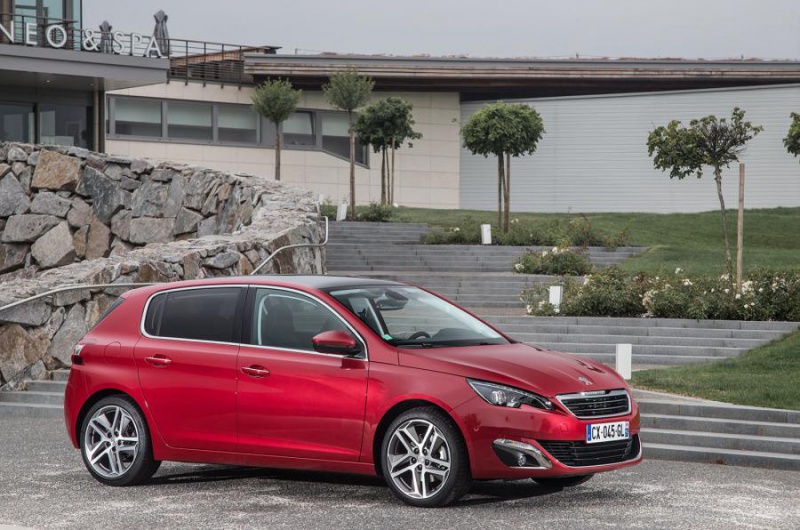 PEUGEOT 308 1.2 E-THP 130HP