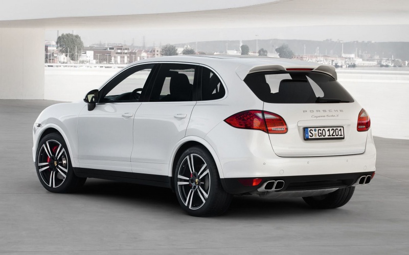 PORSCHE CAYENNE 4.8 V8 TURBO S 550HP