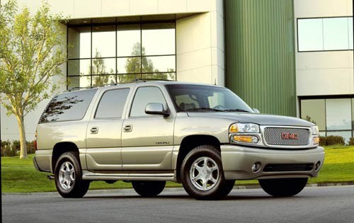 GMC YUKON 4.8 V8 275HP