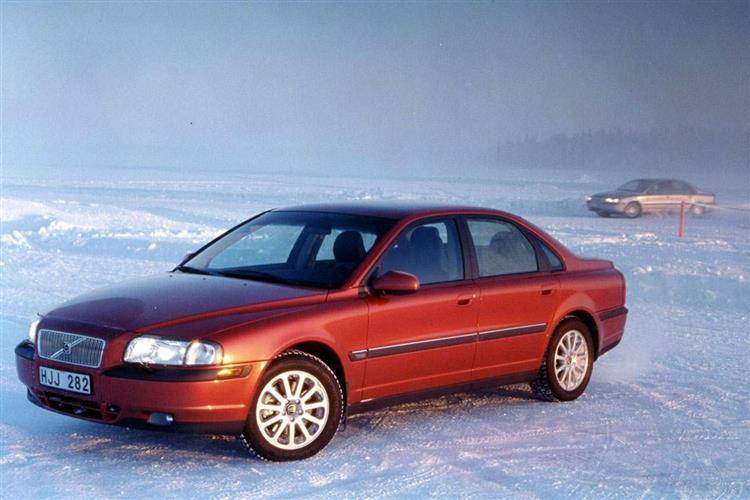 VOLVO S80 T6 272HP