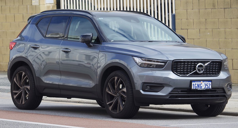 VOLVO XC40 1.5 T3 156HP