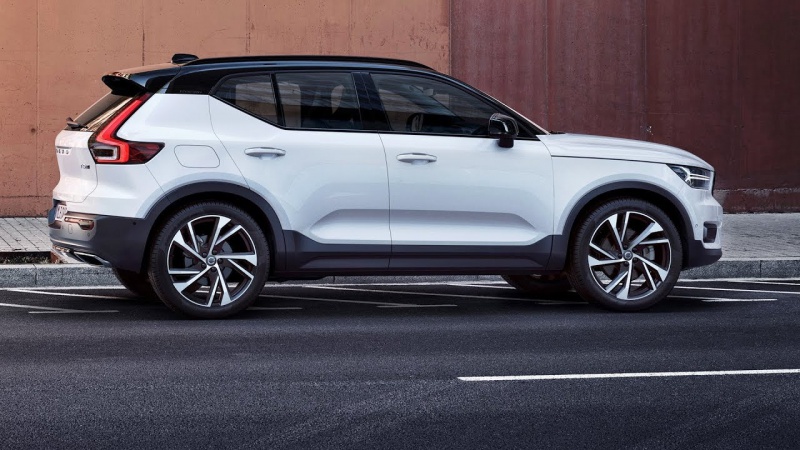 VOLVO XC40 2.0 T4 190HP