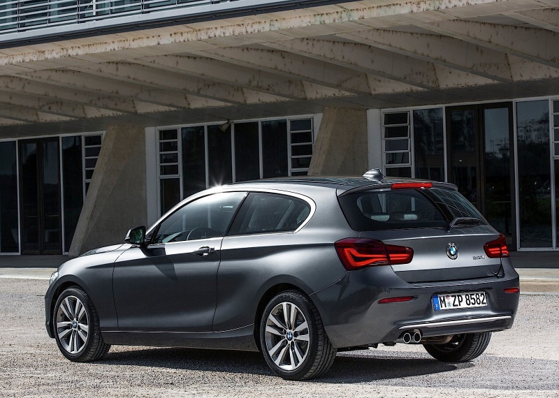 BMW 1 SERIE 125I 218HP